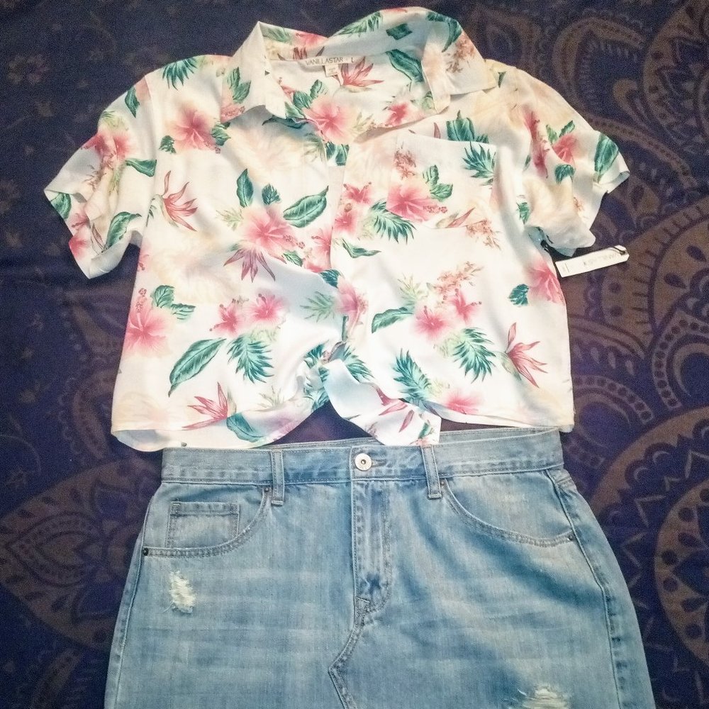 Vanilla Star Tropical Floral Cropped Button Down, Sz L - Picture 5 of 7